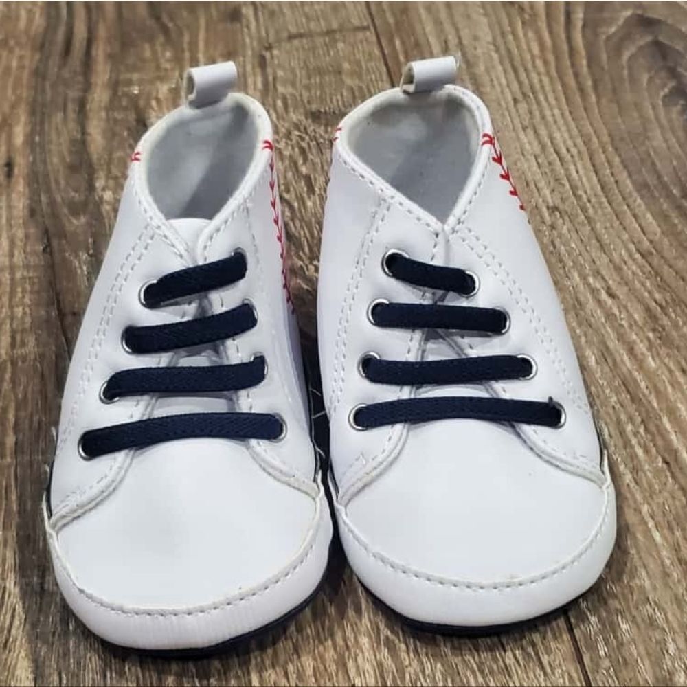 Baby Carter's Shoes Size 3-6M Baseball White Baby Shoes with Black Laces